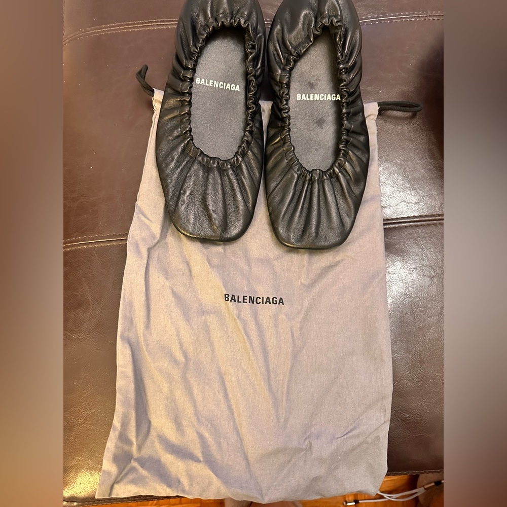 BALENCIAGA Tug Square Toed Flats
